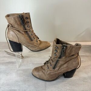 Qupid Light Brown Suede Almond Toe  Zip Side Tailored Combat Boot Size 6 US